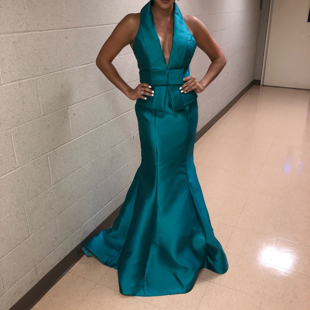 Size 6 Mac Duggal worn once